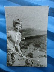 «SCHOOL COUNTRY HOME»: PHOTOGRAPH, B/W photo, boy, student, beach, sea, game, boy!