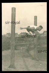 Athlete Jumps High Above Obstacle – 1930s – Snapshot – Photo 5x8cm