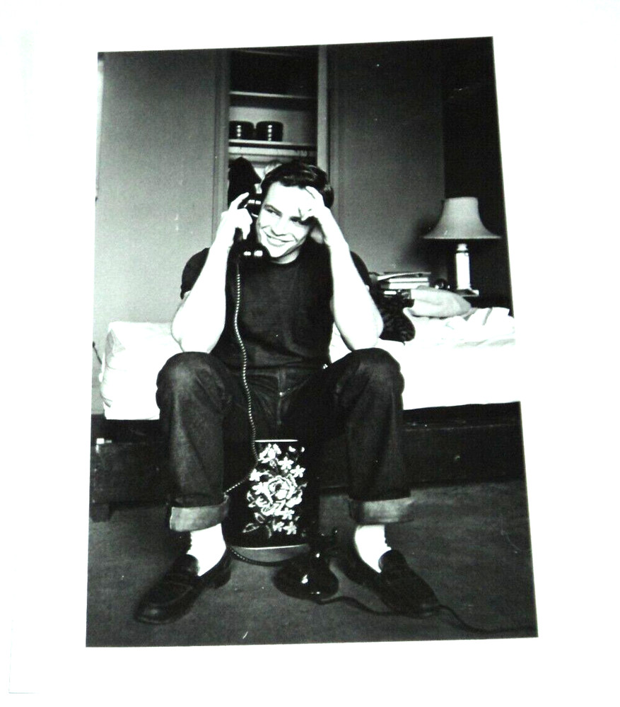 ORIG. PHOTO of young MARLON BRANDO seated on bed w/ telephone by MARTIN HARRIS