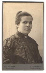 Photograph Adolph Richter, Leipzig, Merseburger Str. 61, portrait of a woman