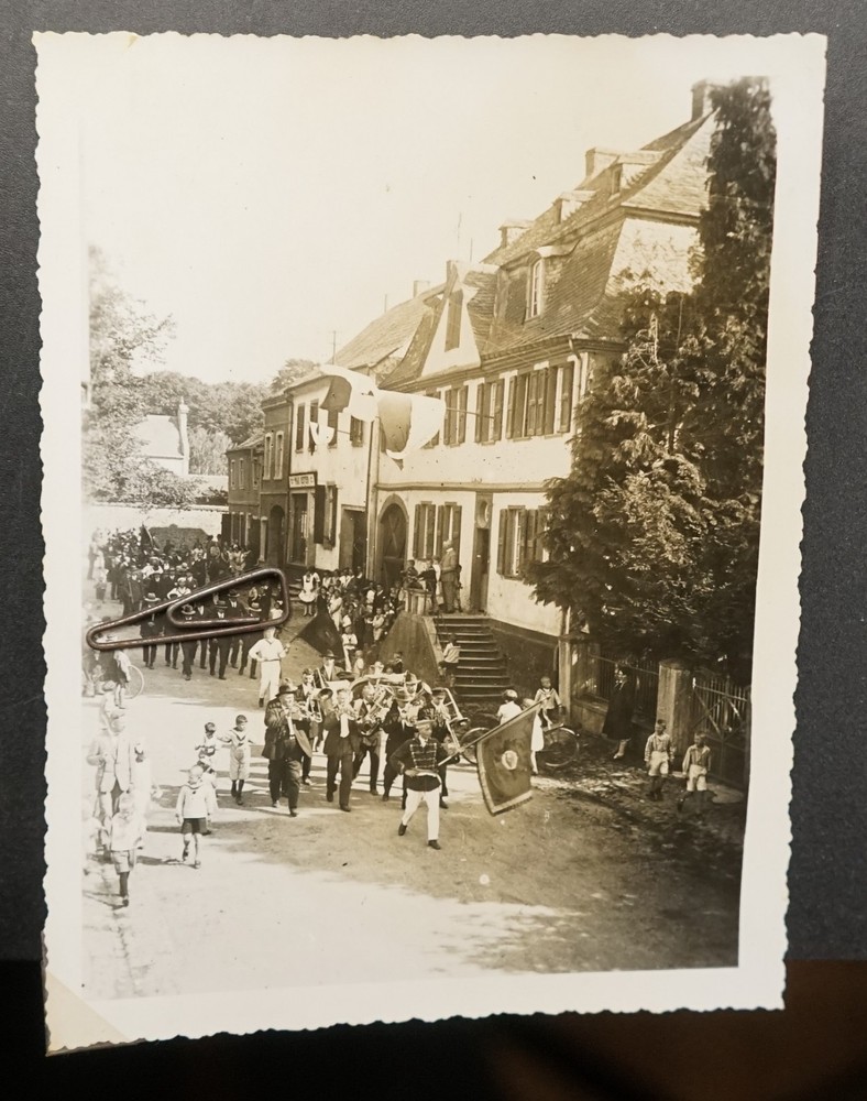 Photo View Niederlahnstein Palatinate Parade Building Flag Festival House Musician