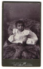 Photograph Theodor Paulsen, Kiel-Gaarden, Augustenstraße 25, toddler in white