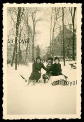 Dortmund 1940 – Pretty Women in Stadewäldchen in Snow – 1940s – Photo 6x9cm