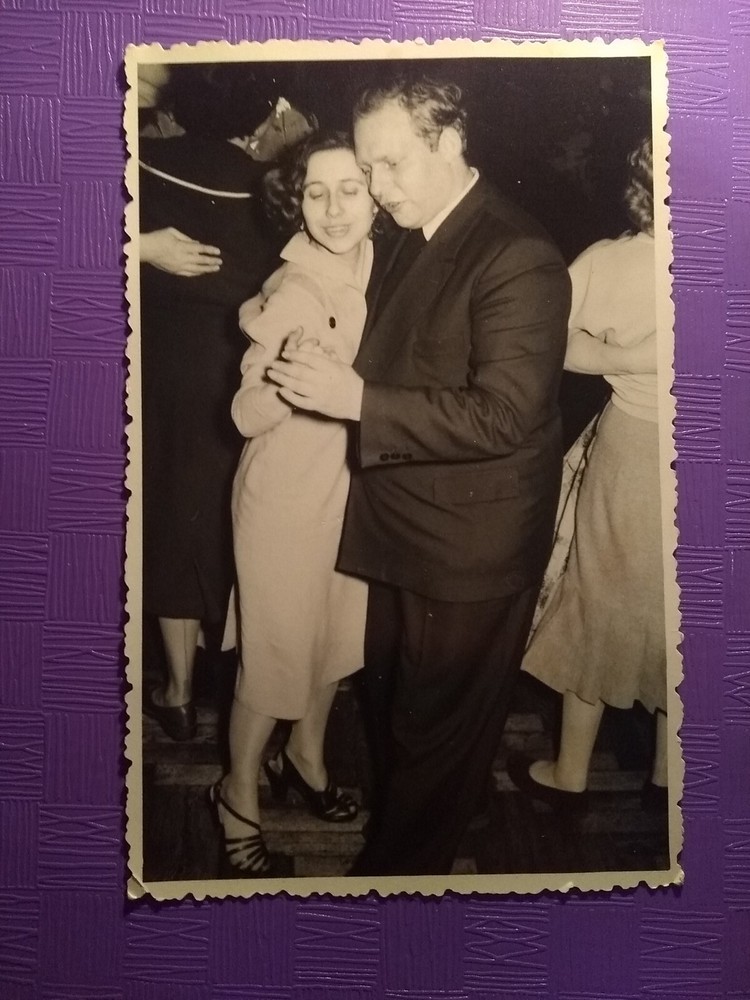 Photo antique old woman man dance romance woman man dancing beauty old photo
