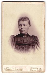 Photograph Friedr. Senohl, Rostock i. M., Doteraner Str. 123b, common lady