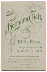 Photograph Hermann Tietz, Berlin, Leipziger-Straße 46-49, finely dressed lady,