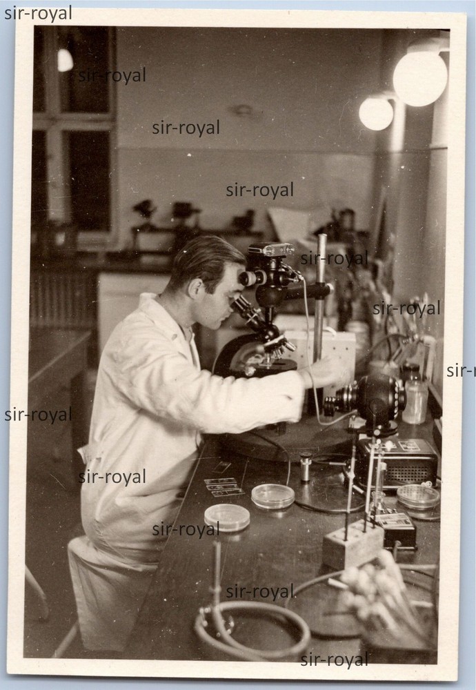 Scientist 1955 Microscope Petri Dish Engineering Equipment – 1950s – Photo 6x9cm