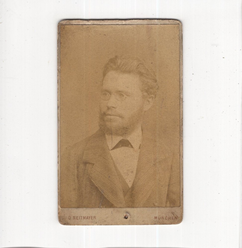 CDV photo portrait of a man with dedication-Munich 1889