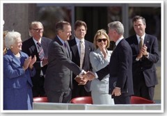 Photo Bill Clinton Shaking Hands With George H.W. Bush As Billy Graham Looks On