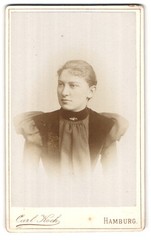Photograph Carl Koch, Hamburg, Neuerwall 30, portrait beautiful young woman with