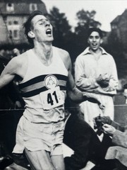 “ROGER BANNISTER, 1954” 1st UNDER-FOUR MINUTE MILE RUN News Photo by OXFORD MAIL