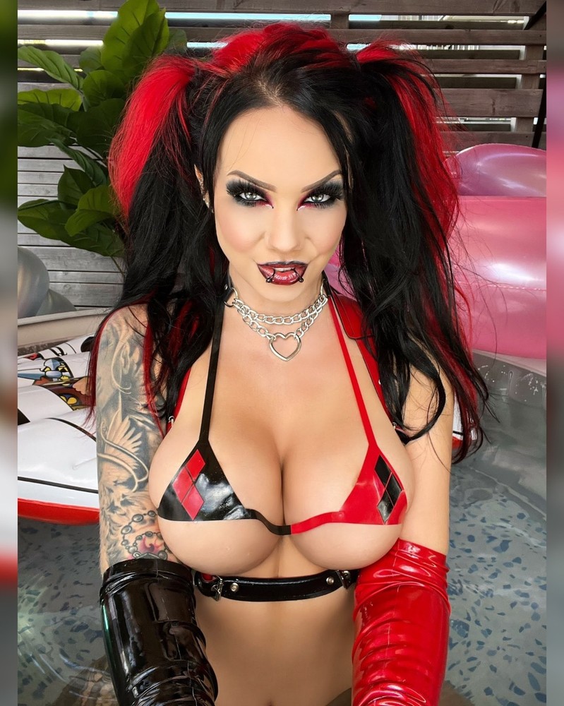 Sexy Tattoo Model 8×10 Photo Art Print Cosplay Pornstar Onlyfans Harley Quinn