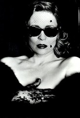 1992 1987 Helmut Newton Faye Dunaway Sunglasses Face Cover Art Photo Gravure