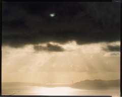 RICHARD MISRACH Signed 1998 Original Color Photograph – «Golden Gate Bridge»