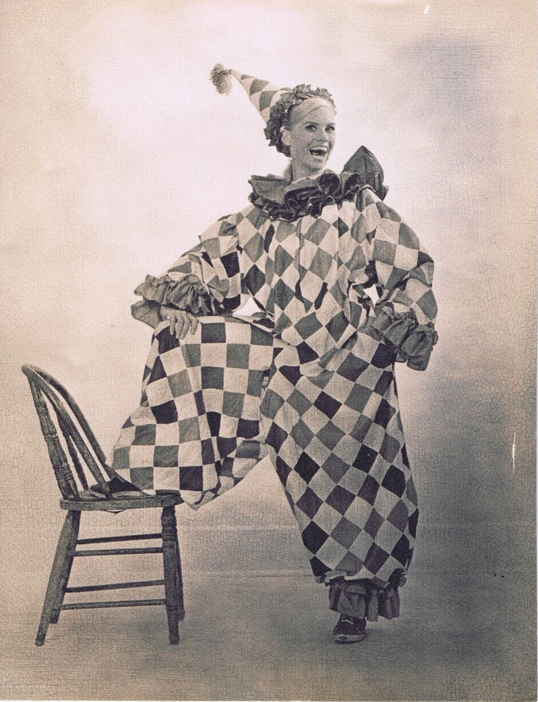 Hendrickson Original Photo B&W Clown In Giant Costume Smiling Very Big 10×13