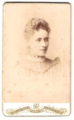 Photograph H. Roland White, Birmingham, 175 Moseley Road, Portrait of a Lady
