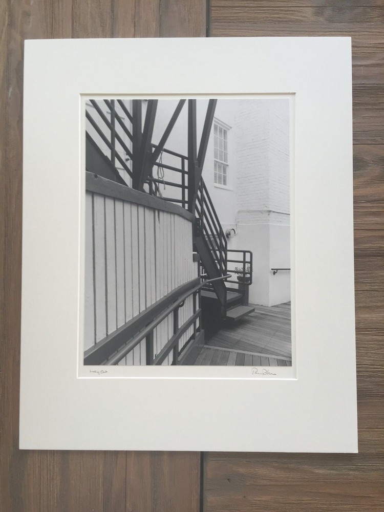 BRUCE BLUM SIGNED B&W Photo Print (10 «X 13») «Looking Out «