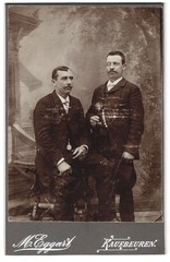 Photograph M. Eggert, Kaufbeuren, portrait of two young men in suit with cigar