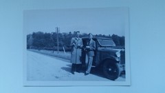 Photo 19R985 Vintage Car 2 Men circa 1940s approx 6x8cm