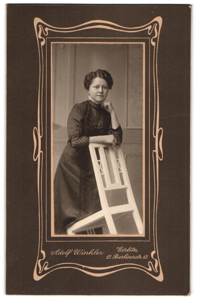 Photograph Adolf Winkler, Görlitz, Berlinerstrasse 12, portrait young lady in h