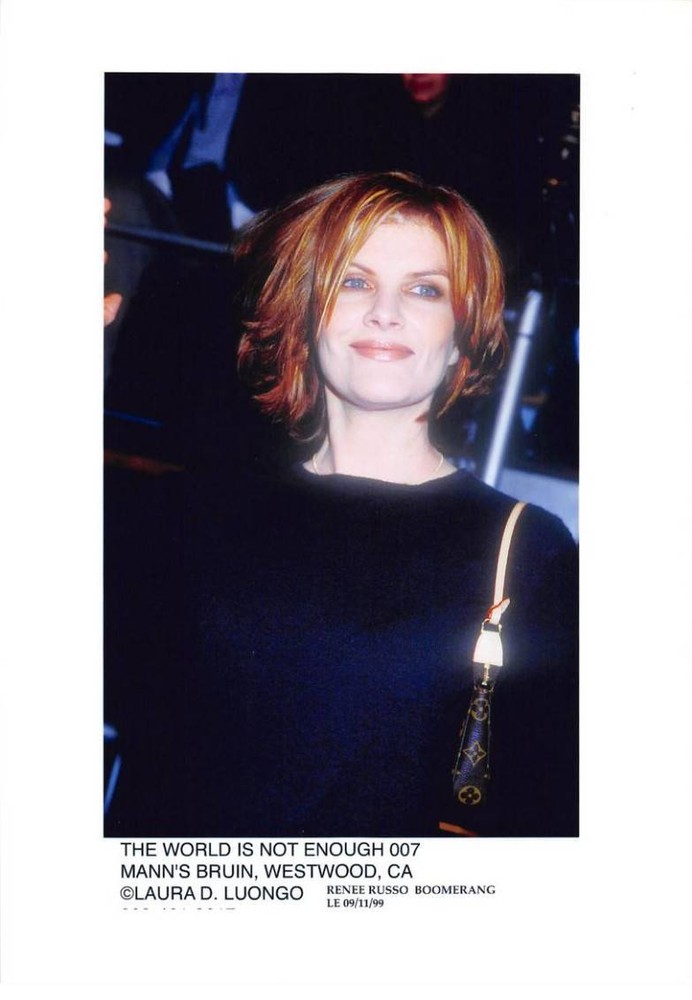 Photo presse.MLE10611.11 13/16×7 7/8in Environ.samantha Bond.the World Is Not
