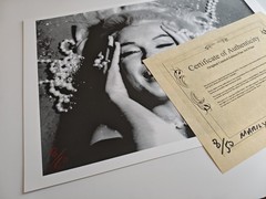 Bert Stern – Marilyn Monroe laughing in pearls – limited & signed
