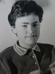 «HANDICRAFTS»: PHOTOGRAPH, PHOTO, PRETTY, YOUNG, GIRL, «CHILD», FASHION, HISTORY!