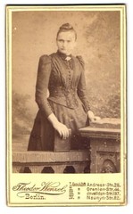 Photograph Theodor Wenzel, Berlin-O., Andreas-Str. 28, young lady in pretty K