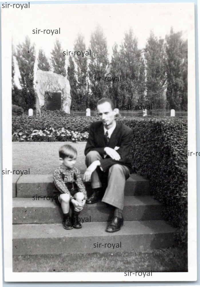 Beuel 1942 – Father and Son in Front of Memorial – 1940s – Photo 6x9cm