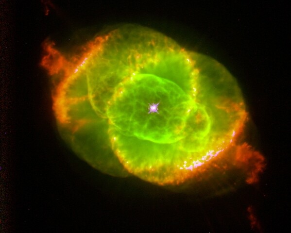 New Photo: Cats Eye Complex Planetary Nebula by Hubble Space Telescope – 6 Sizes