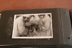 Reste eines Albums 55 Fotos – Soldaten, Ärzte, OP, Pimpfe, Badegäste, Sport usw.