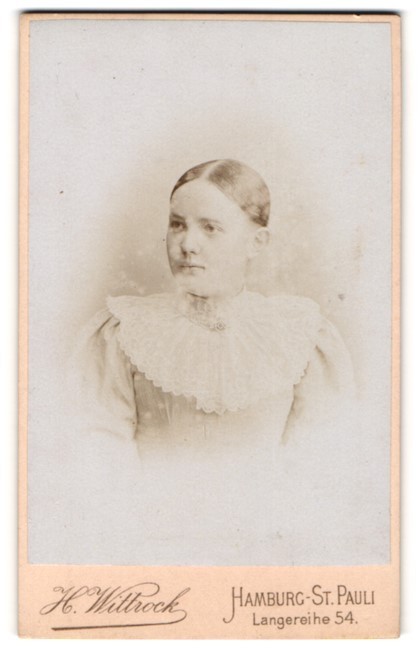 Photograph H. Wittrock, Hamburg-St. Pauli, long row 54, portrait beautiful woman