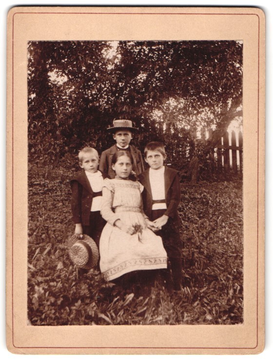 Photograph Bodenmais, Martin and his siblings in 1902