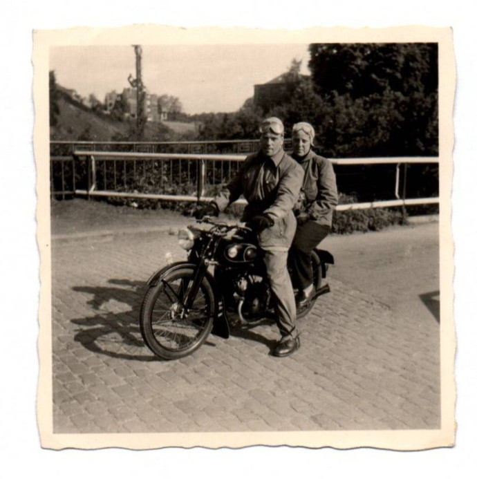 Photo Old Vintage Miele Motorcycle Man with Woman Vintage Motorcycle