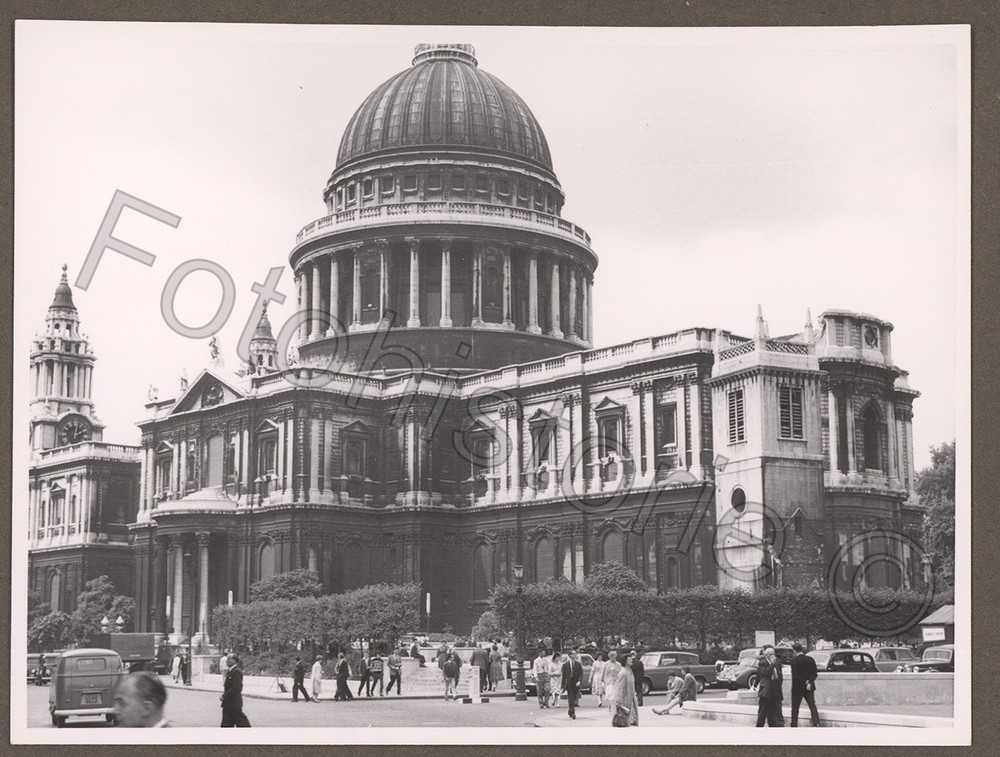 Photo England London St Paul’s Cathedral People Cars 1959 Car
