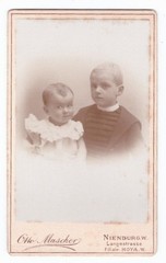 CDV photo around 1900, pretty siblings, Nienburg. W.