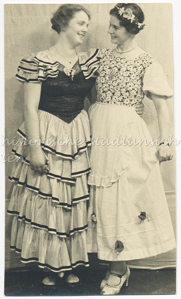 2 Women with Floral Decorations in Hair and Dress – Vintage Photo 1930s