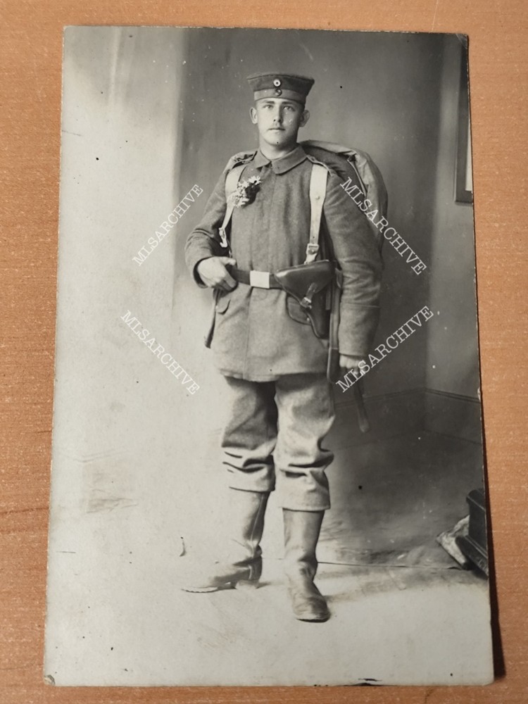 Postcard Postcard Photo Soldier Equipment WW1 F10