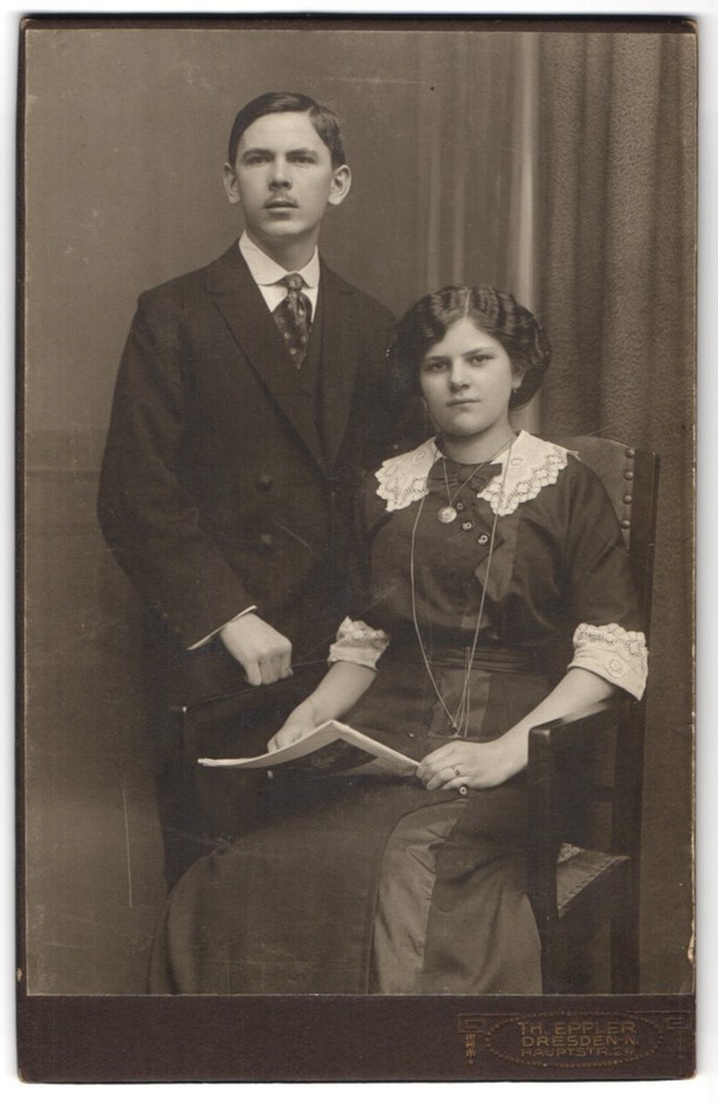 Photograph Th. Eppler, Dresden, Hauptstraße 24, portrait of a young man and