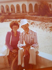 «OUTING»: PHOTO, PHOTOGRAPH, 90s, HOLIDAY, FASHION, TRAVEL, COUPLE, COUNTRY & PEOPLE!
