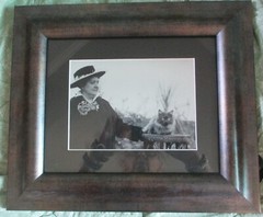 FRAMED BLACK & WHITE PHOTOGRAPH PHOTO PICTURE * WOMAN & KITTY CAT * 12 X 14 IN.