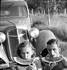 classic car Adler Trumpf Junior 1G, youngs eating melon, by Szendrő (Szendro),