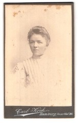 Photograph Carl Koch, Hamburg, Neuerwall 30, portrait young lady in fashionable K