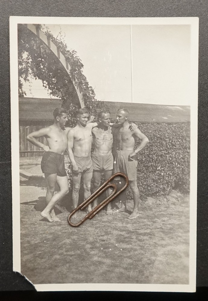 Photo portrait young men athlete shorts shorts nude Ansbach Bavaria picture