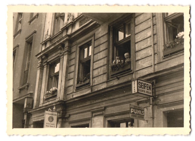 3 photographs Berlin-Tiergarten, Derflingerstr. 20a, Police Station 31