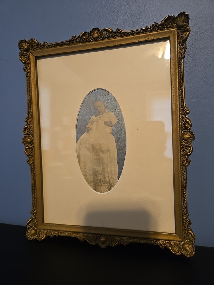 Vtg Victorian Baby Framed Cameo Picture Ornate Gold Syroco Style Frame