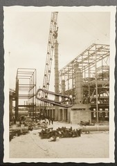 Photo View Plant Factory Germany Industrial Metal Construction Work Crane Tower House