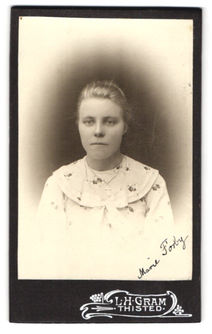 Photograph L. H. Gram, Thisted, Marie Förly with Cross Pendant CDV / Cabinet Photo