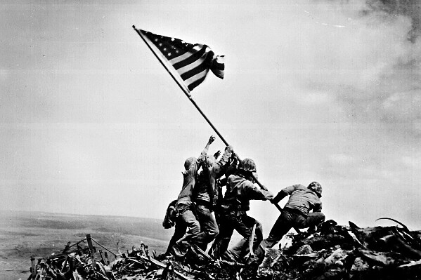 New World War II Photo: Raising US Flag on Mount Suribachi, Iwo Jima – 6 Sizes!