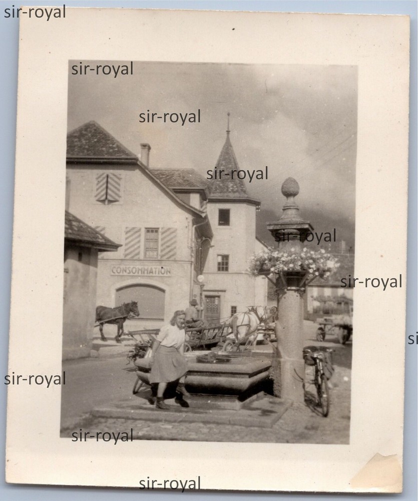 Bevaix 1949 – Woman at Fountain in Village – France 1940s – Photo 6x7cm